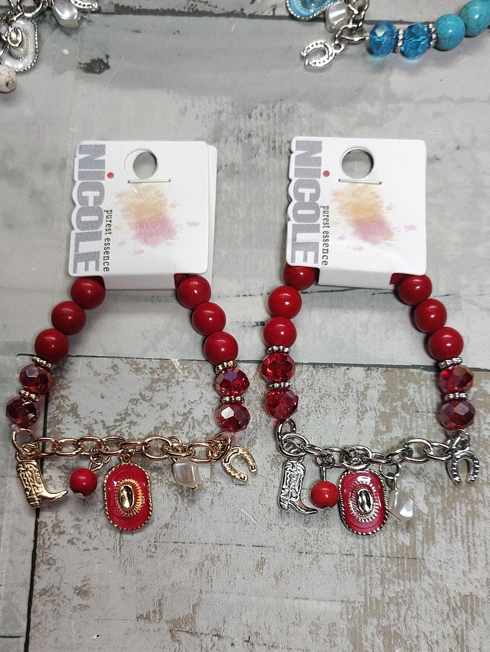 👢Western/Cowboy Style Glass Beaded Charm Bracelet - Multiple Colors - Picture 5 of 7